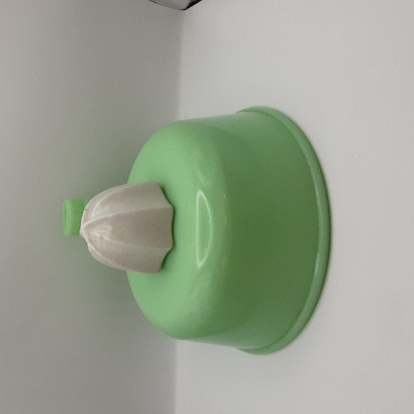 Vintage Jadite Mixer/Juicer Attachment for old Electric mixers - Picture 2 of 10